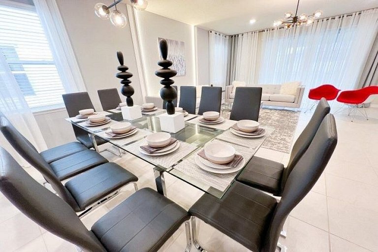 Big House with 8BR at Windsor Island Resort