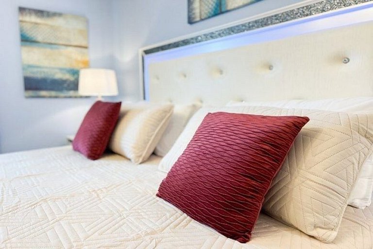 Big House with 8BR at Windsor Island Resort