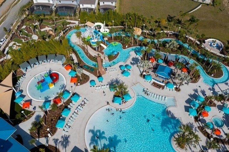 Beautiful 9BD Home at Windsor Island Resort