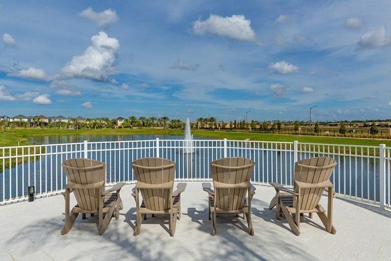 Stylish 6BR Single Family at Solara Resort