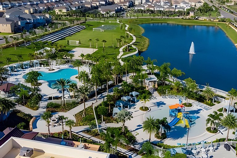 House at Solara Resort: 6-BR Dream Getaway