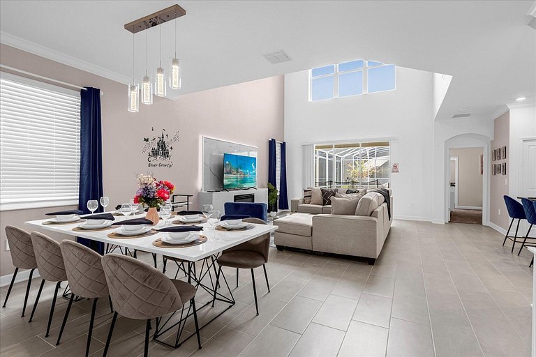 Modern Home in Champions Gate 5BD