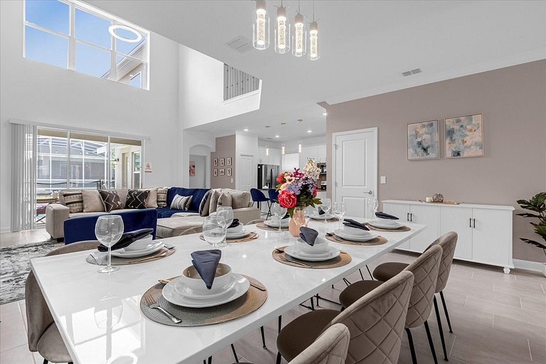 Modern Home in Champions Gate 5BD