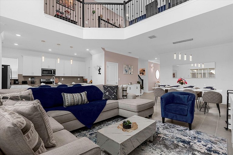 Modern Home in Champions Gate 5BD