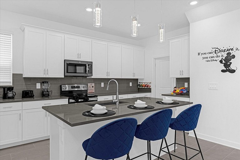 Modern Home in Champions Gate 5BD