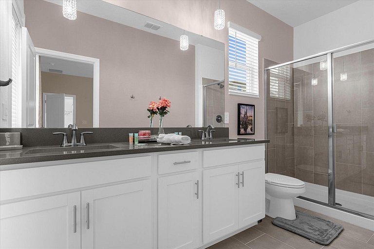 Modern Home in Champions Gate 5BD