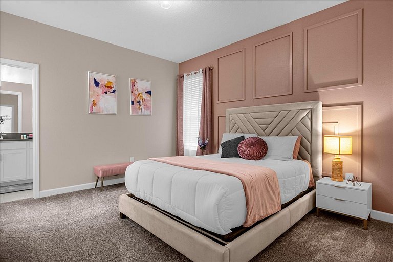 Modern Home in Champions Gate 5BD