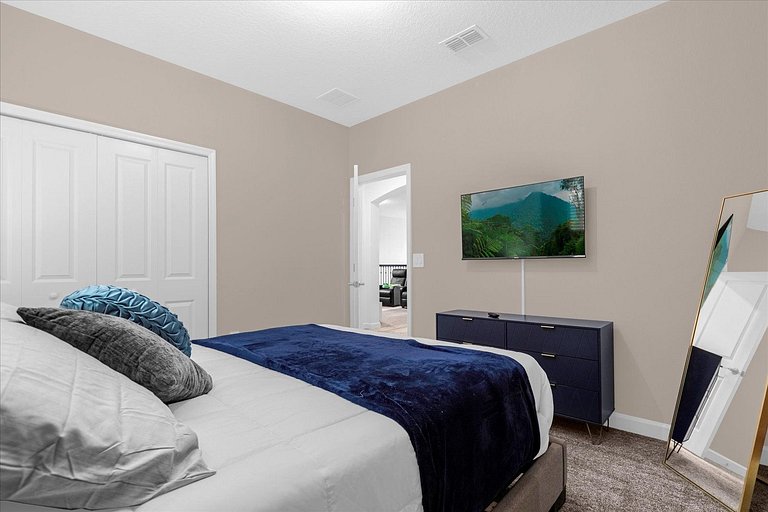 Modern Home in Champions Gate 5BD