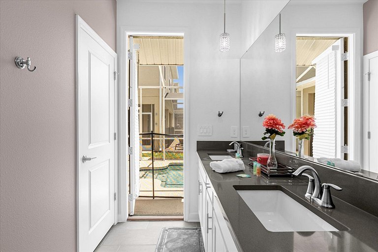 Modern Home in Champions Gate 5BD