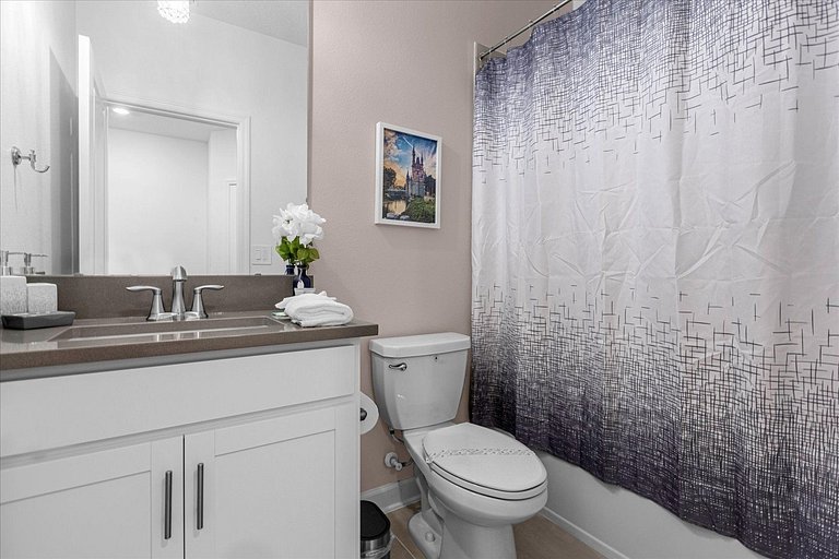 Modern Home in Champions Gate 5BD