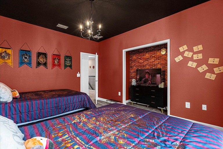 Modern Home in Champions Gate 5BD