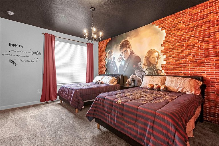 Modern Home in Champions Gate 5BD