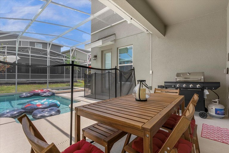 Modern Home in Champions Gate 5BD