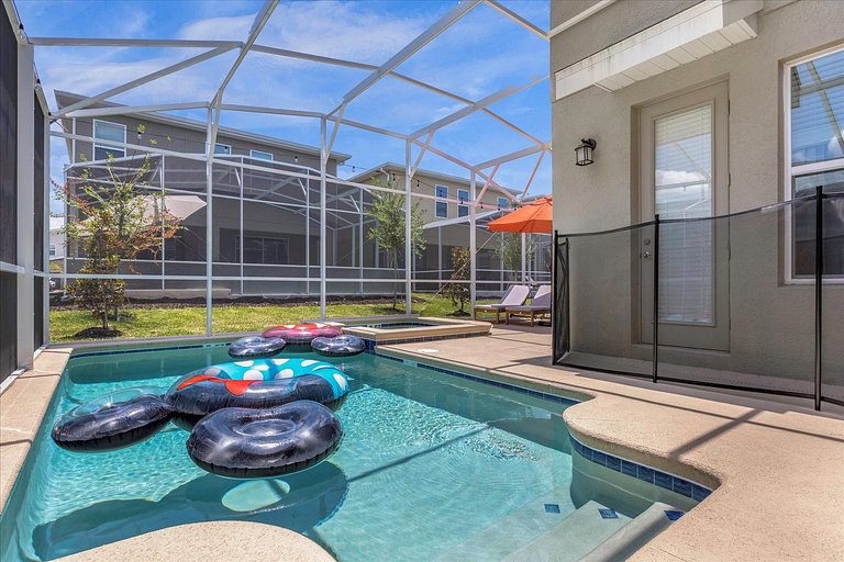 Modern Home in Champions Gate 5BD