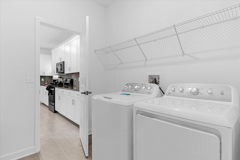Modern Home in Champions Gate 5BD
