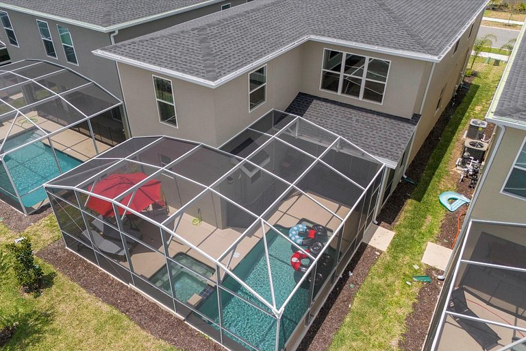 Modern Home in Champions Gate 5BD
