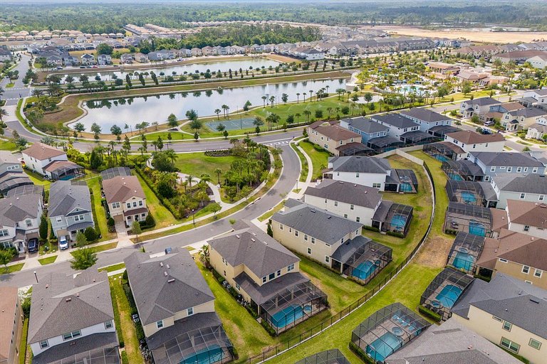 House at Solara Resort: 6-BR Dream Getaway