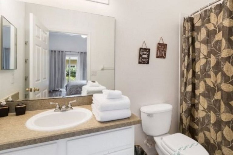 Ground Floor Retreat Apartment w/ Shared Pool