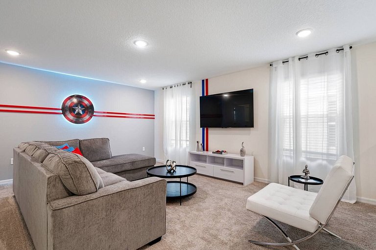Stylish 6BR Single Family at Solara Resort