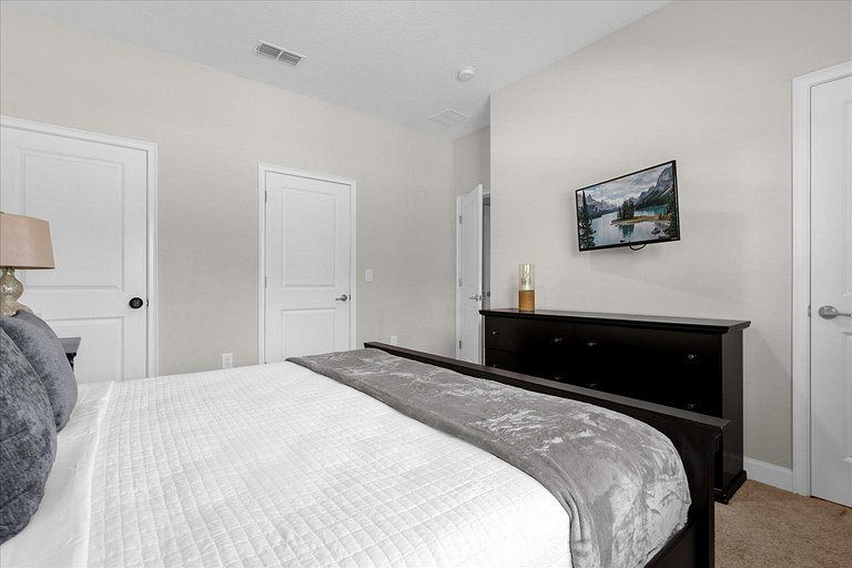 4BD Home in Prime Storey Lake Resort Location