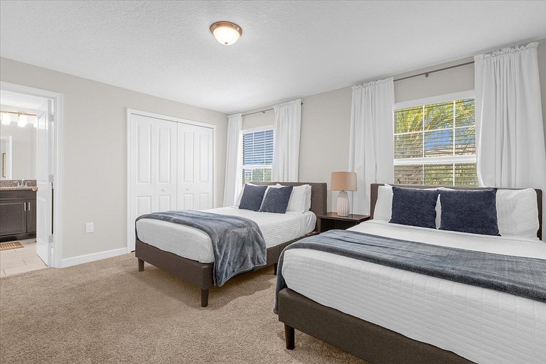 4BD Home in Prime Storey Lake Resort Location