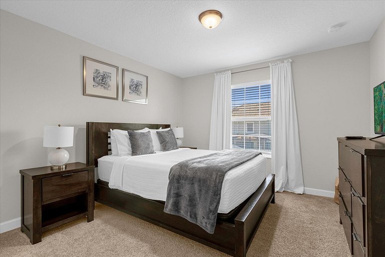 4BD Home in Prime Storey Lake Resort Location