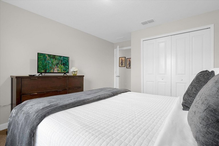 4BD Home in Prime Storey Lake Resort Location