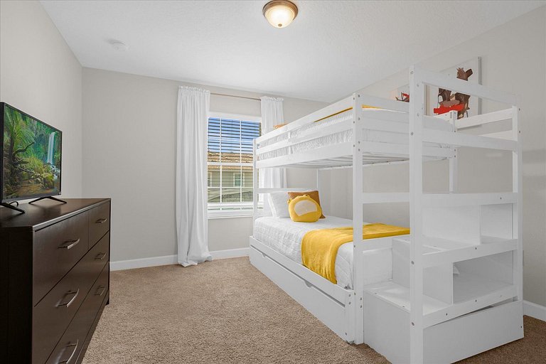 4BD Home in Prime Storey Lake Resort Location