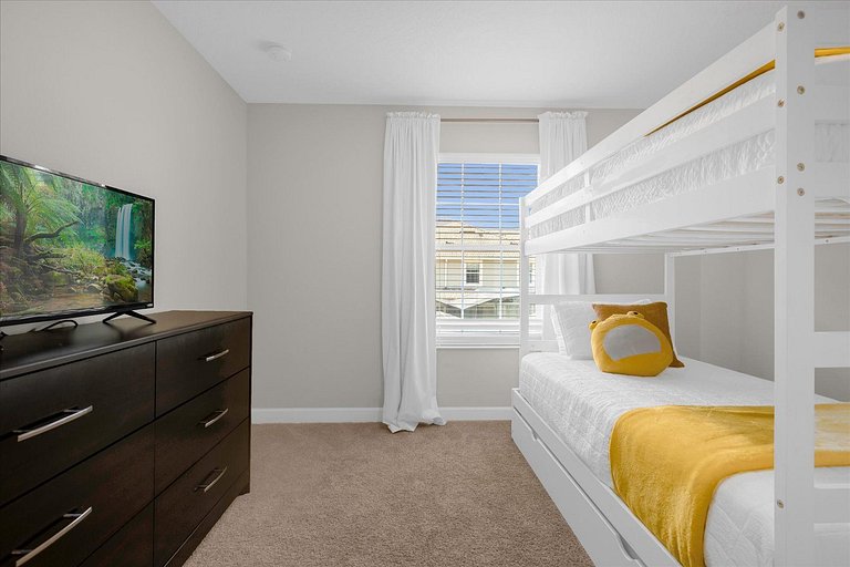 4BD Home in Prime Storey Lake Resort Location