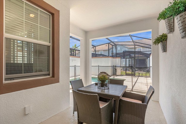 4BD Home in Prime Storey Lake Resort Location