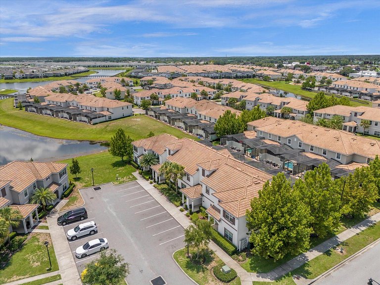 4BD Home in Prime Storey Lake Resort Location