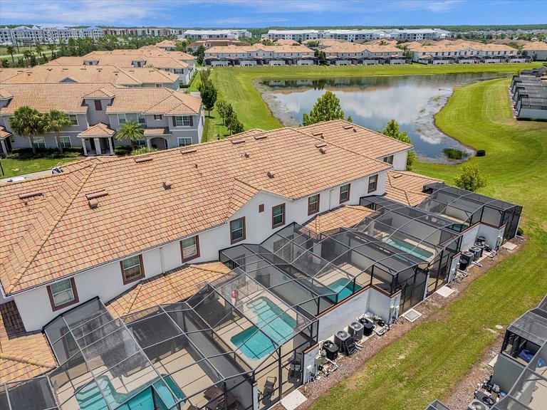 4BD Home in Prime Storey Lake Resort Location