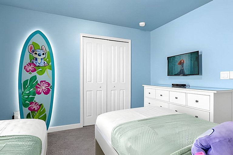 Magic at Storey Lake: 5BD Home, 10min from Disney