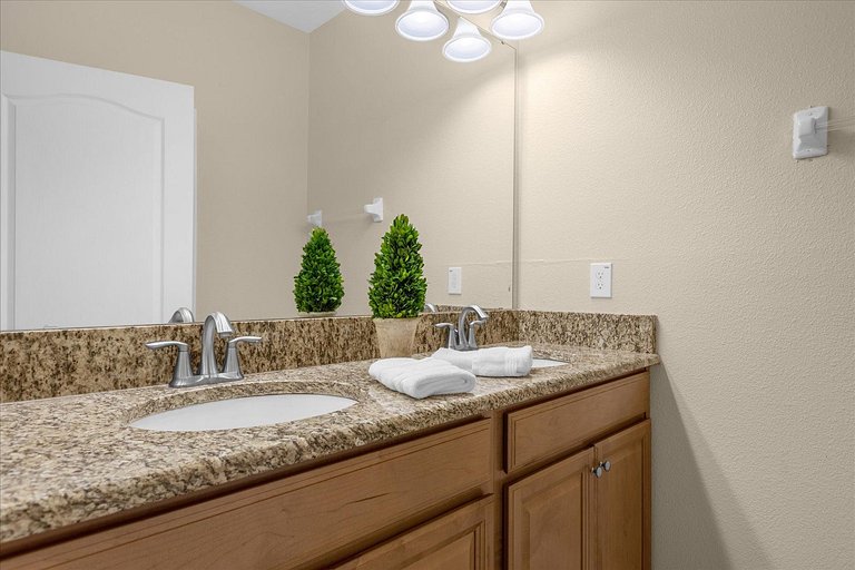 Cozy 5BD Home Paradise Palms Resort with Pool