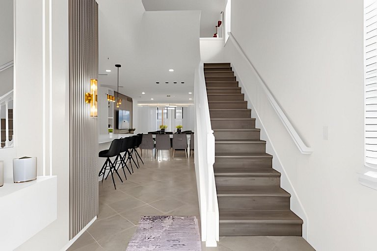 Modern Paradise on Windsor Cay: Luxurious 8BD Home