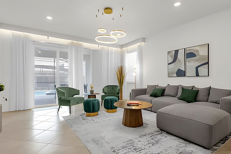 Modern Paradise on Windsor Cay: Luxurious 8BD Home