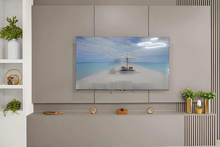 Modern Paradise on Windsor Cay: Luxurious 8BD Home