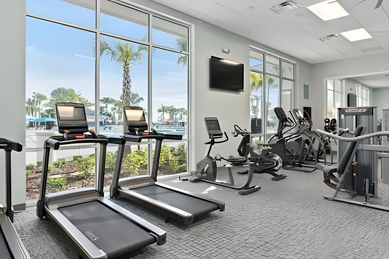 Modern Paradise on Windsor Cay: Luxurious 8BD Home