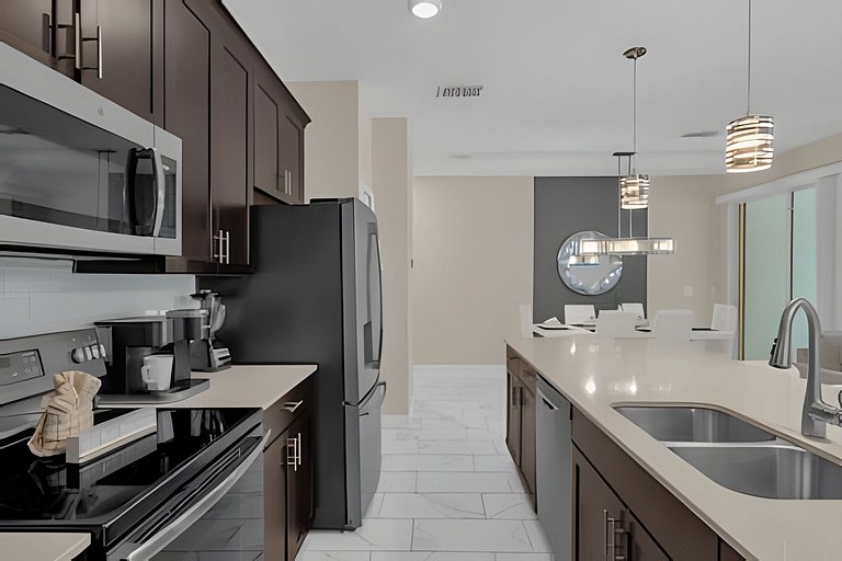 Cozy home in Storey Lake, 10 mins from Disney