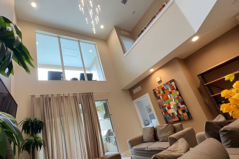 Glamorous and Modern House 8 minutes to Disney