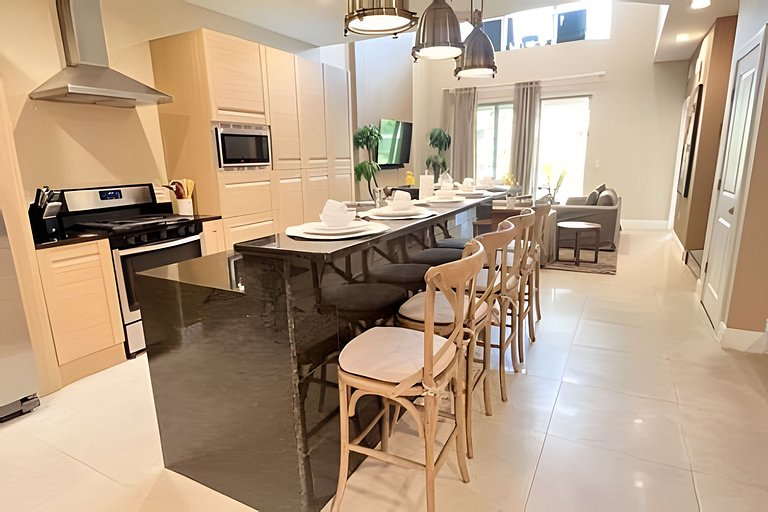 Glamorous and Modern House 8 minutes to Disney