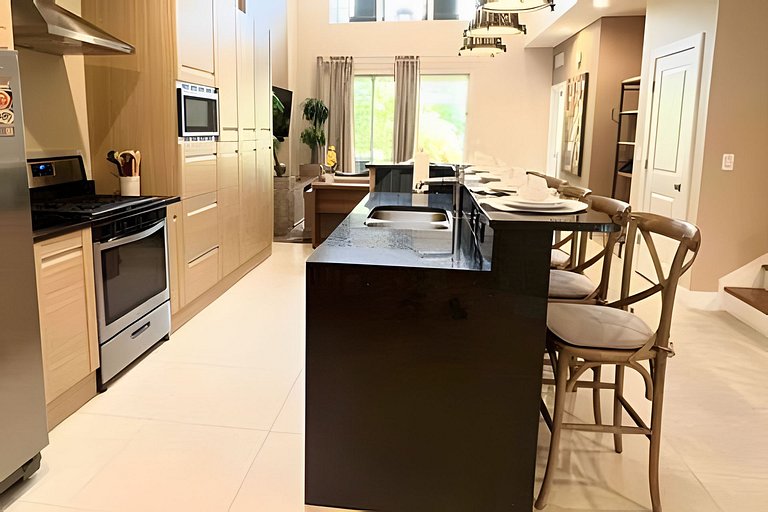 Glamorous and Modern House 8 minutes to Disney
