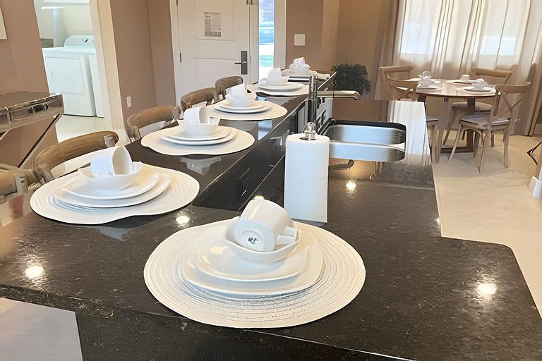 Glamorous and Modern House 8 minutes to Disney