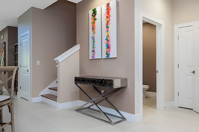 Glamorous and Modern House 8 minutes to Disney