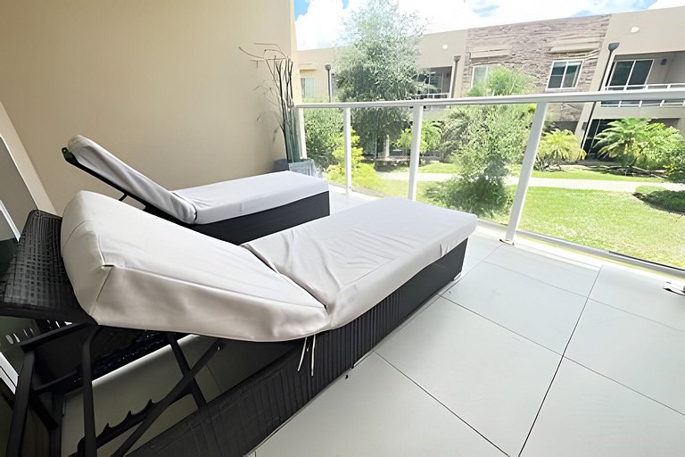 Glamorous and Modern House 8 minutes to Disney
