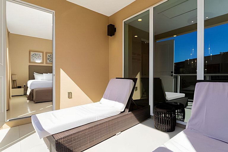 Glamorous and Modern House 8 minutes to Disney