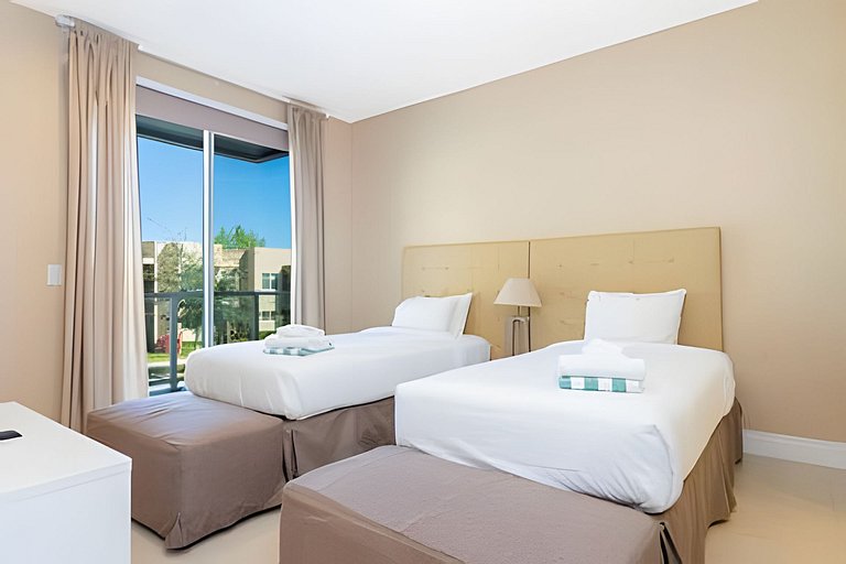 Glamorous and Modern House 8 minutes to Disney