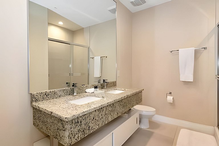 Glamorous and Modern House 8 minutes to Disney