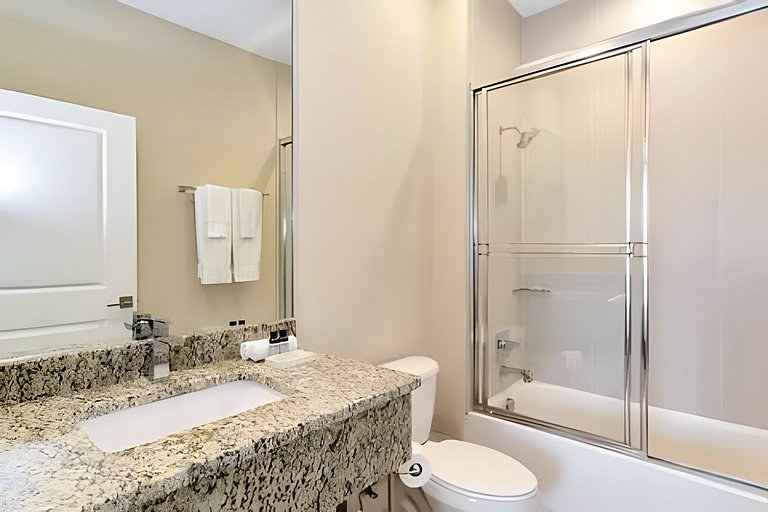 Glamorous and Modern House 8 minutes to Disney