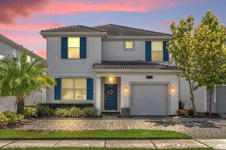 Luxury 6 Bedrooms w/ Lake View Near Disney 10 Min